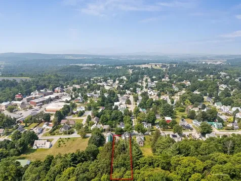 26 Mountain Street Bristol VT 05443