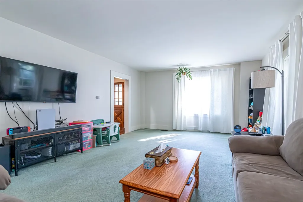 41 School Street Warner NH 03278