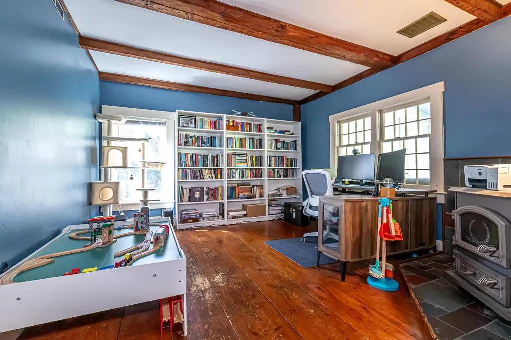 41 School Street Warner NH 03278