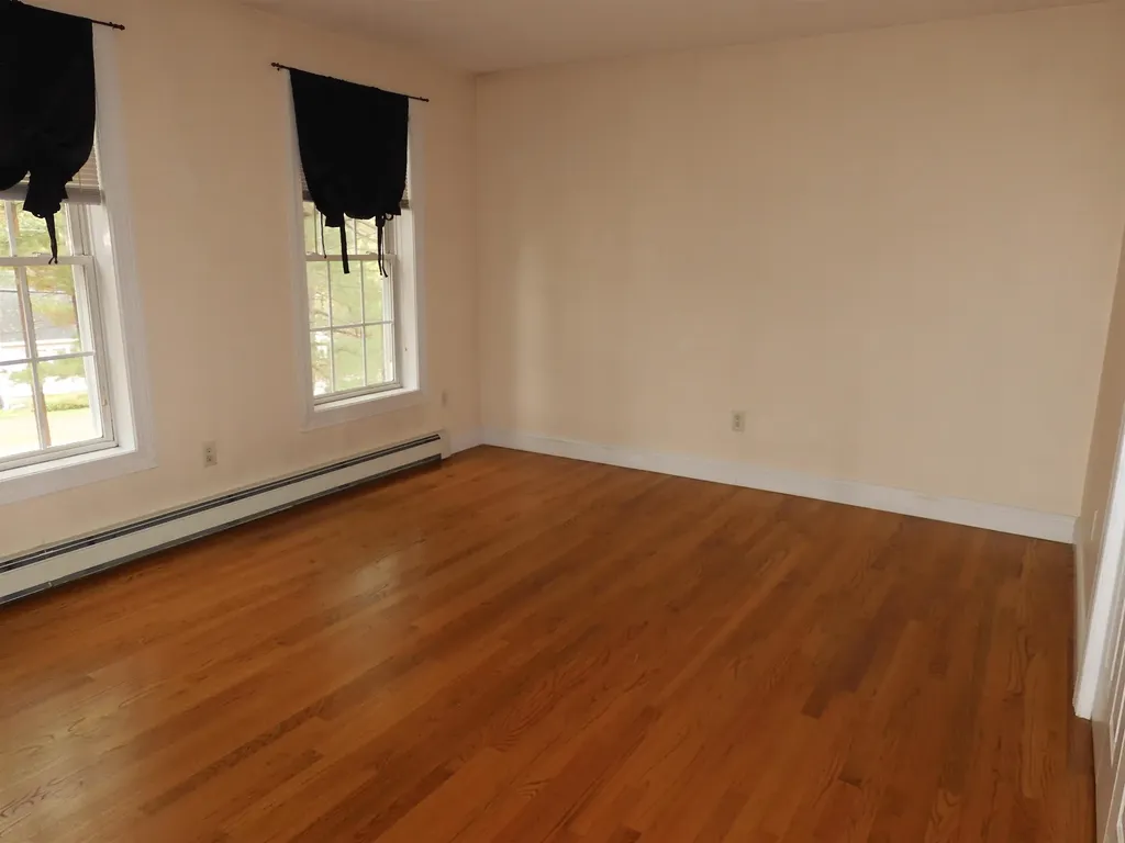 27 Martins Ferry Road Hooksett NH 03106