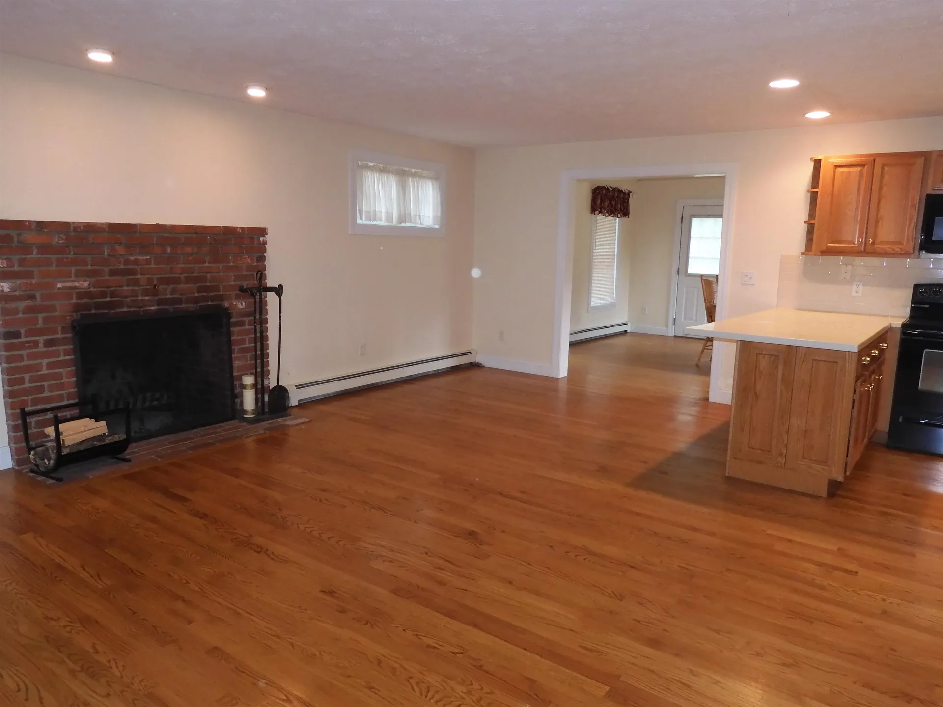 27 Martins Ferry Road Hooksett NH 03106