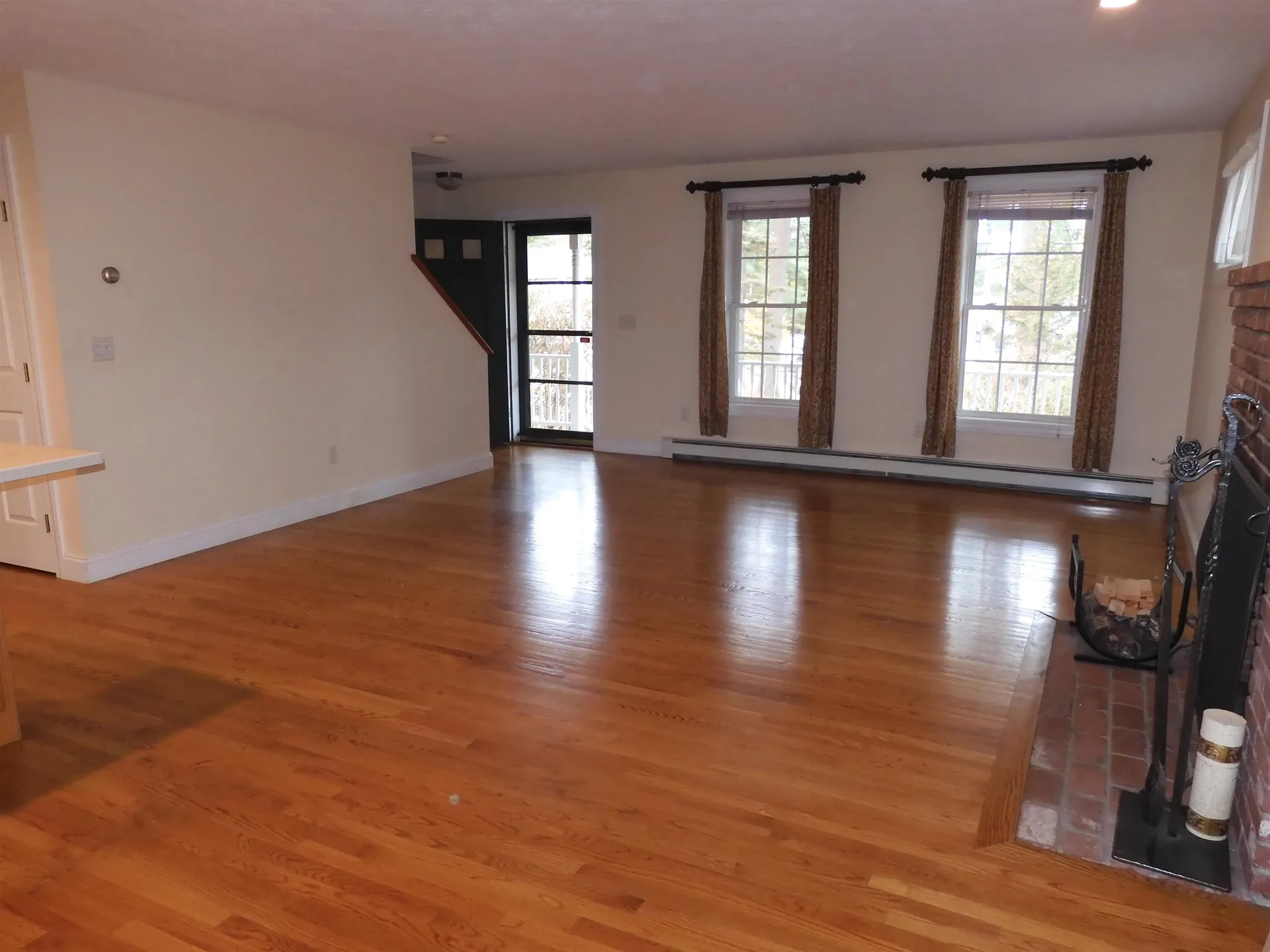 27 Martins Ferry Road Hooksett NH 03106