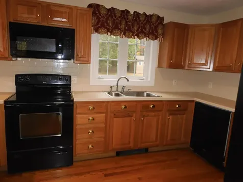 27 Martins Ferry Road Hooksett NH 03106