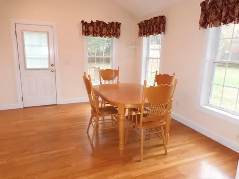 27 Martins Ferry Road Hooksett NH 03106