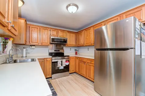 11 Sullivan Court Salem NH 03079