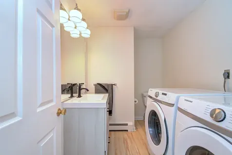 11 Sullivan Court Salem NH 03079