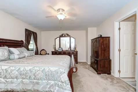 11 Sullivan Court Salem NH 03079