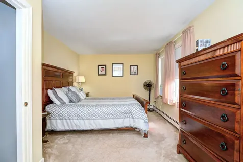 11 Sullivan Court Salem NH 03079