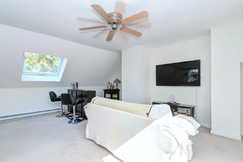 11 Sullivan Court Salem NH 03079