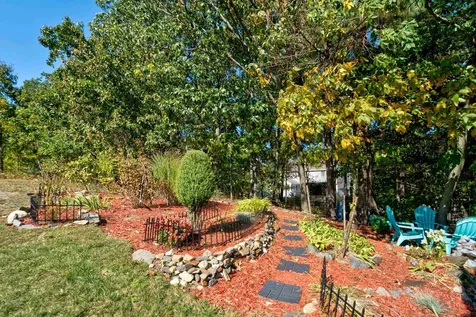 11 Sullivan Court Salem NH 03079