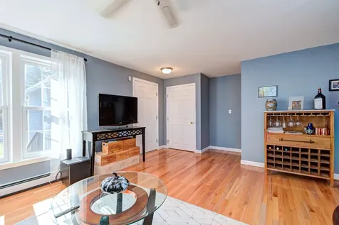 11 Sullivan Court Salem NH 03079