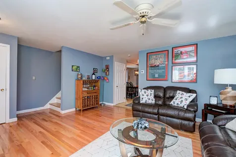 11 Sullivan Court Salem NH 03079