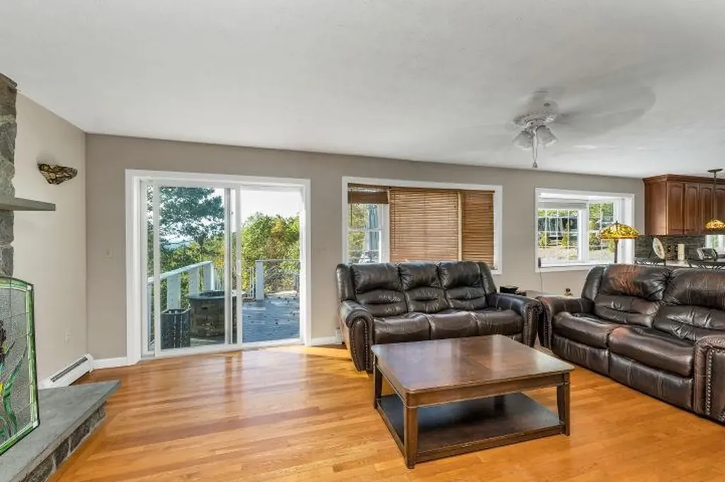 74 Nolls Farm Road Auburn NH 03032