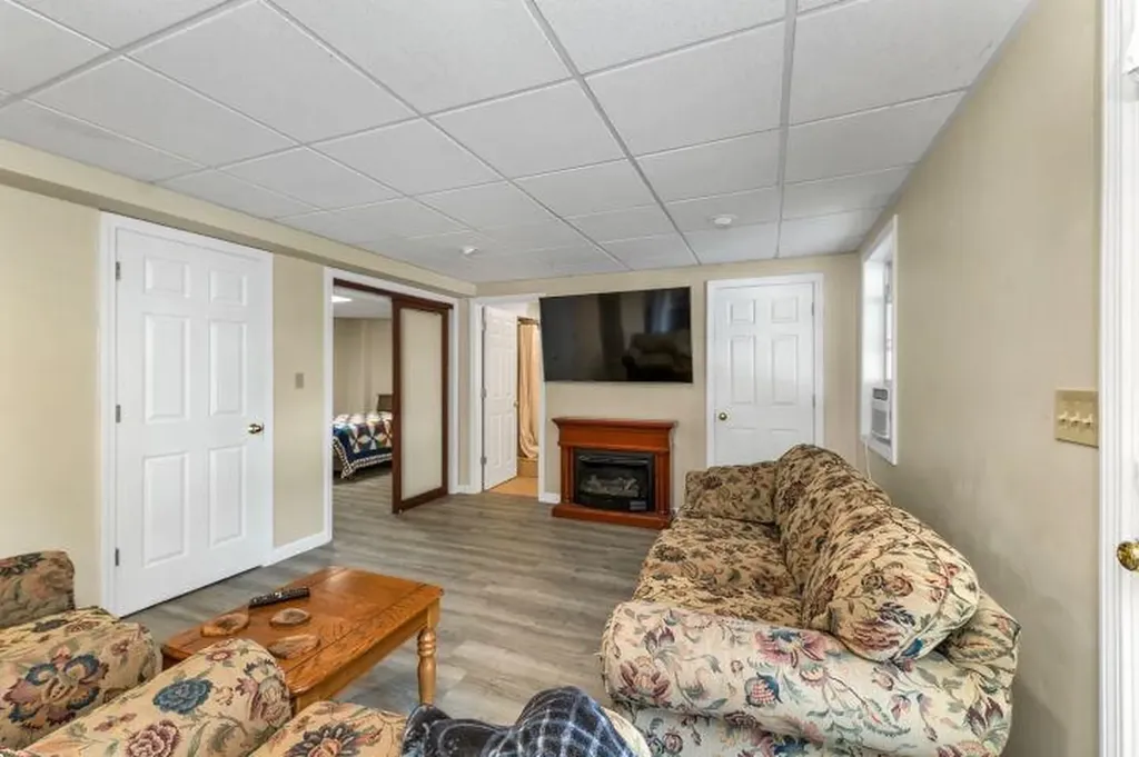 74 Nolls Farm Road Auburn NH 03032