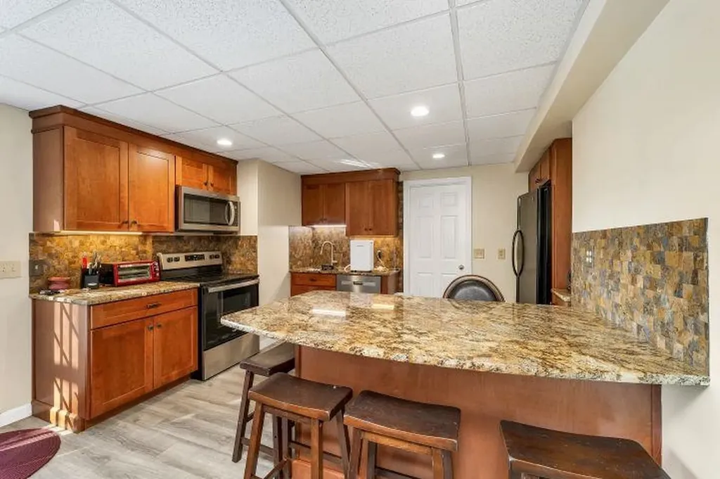 74 Nolls Farm Road Auburn NH 03032