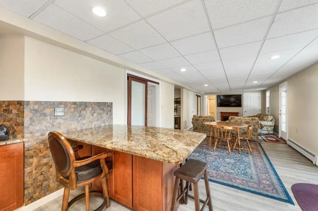 74 Nolls Farm Road Auburn NH 03032