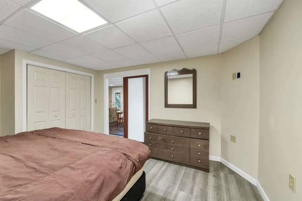 74 Nolls Farm Road Auburn NH 03032