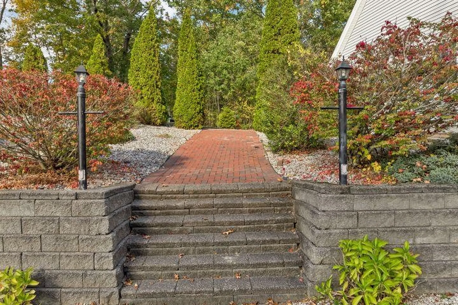 74 Nolls Farm Road Auburn NH 03032