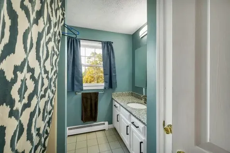 74 Nolls Farm Road Auburn NH 03032