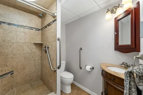 74 Nolls Farm Road Auburn NH 03032