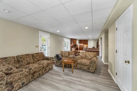 74 Nolls Farm Road Auburn NH 03032