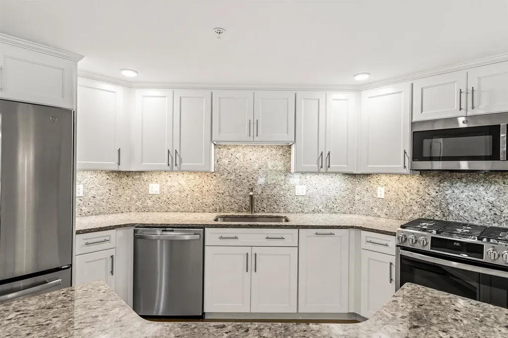 2075 Lafayette Road Portsmouth NH 03801