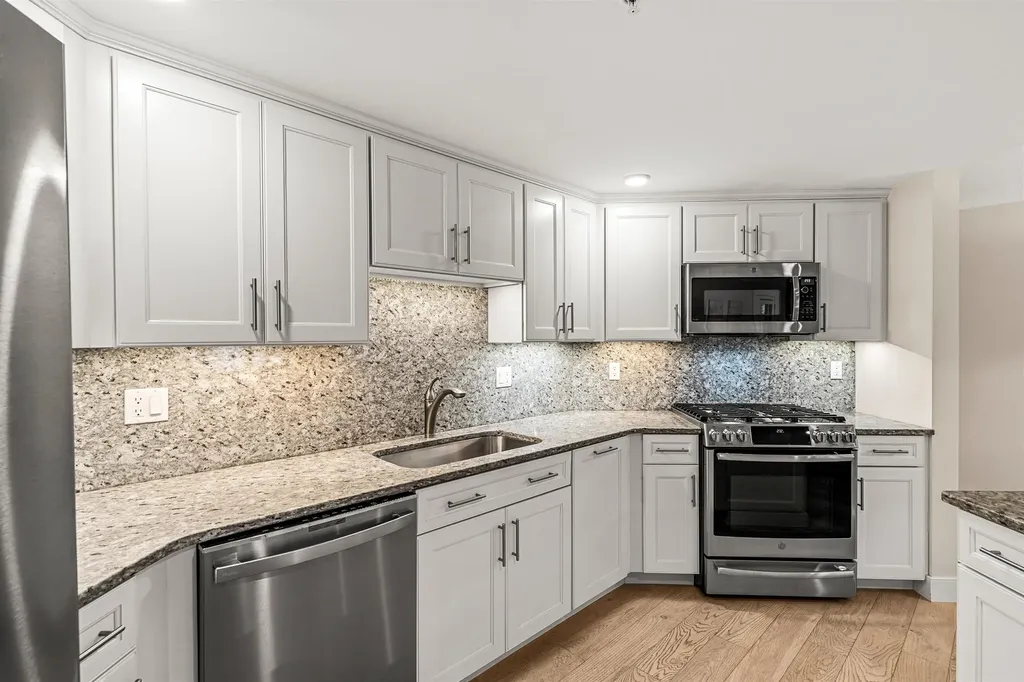 2075 Lafayette Road Portsmouth NH 03801