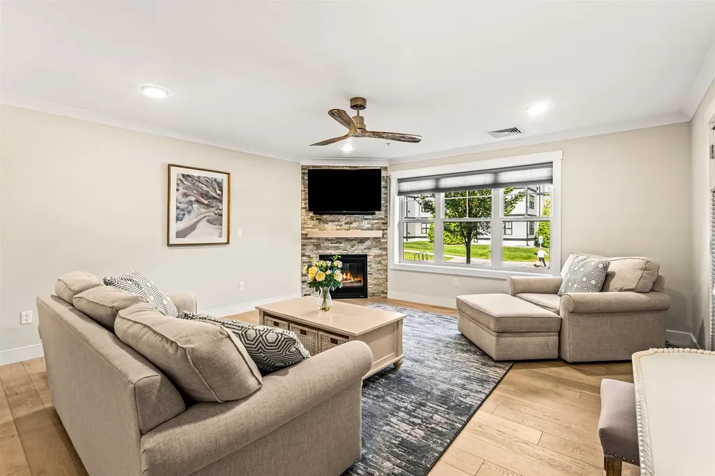 2075 Lafayette Road Portsmouth NH 03801