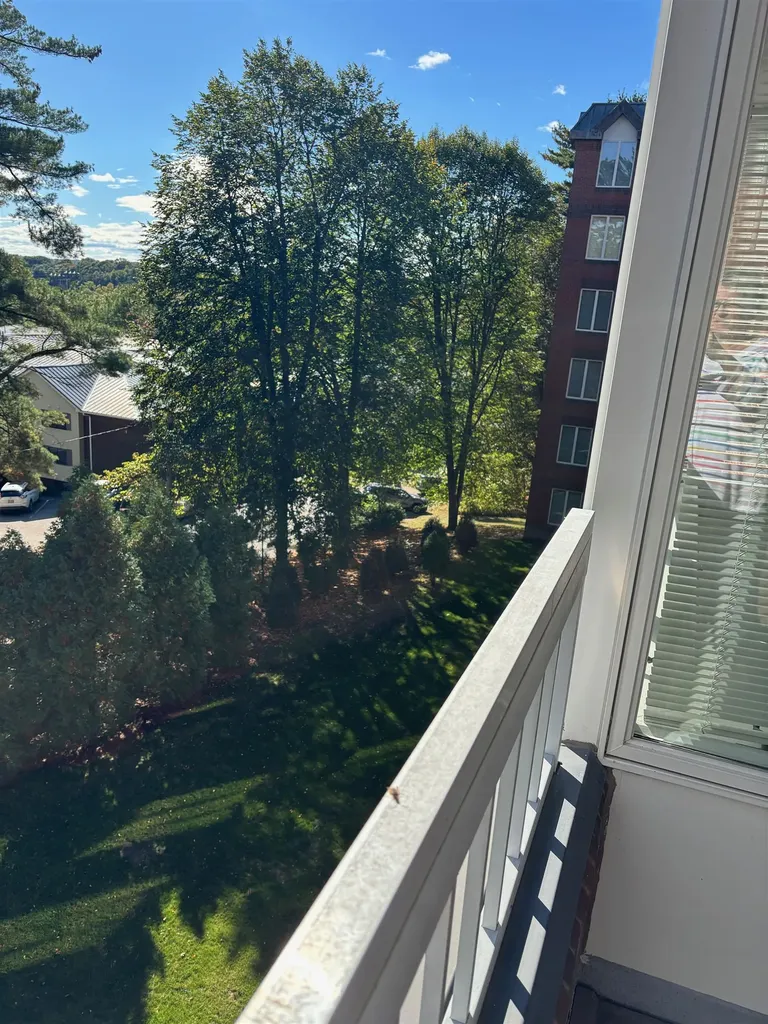 300 River Road Manchester NH 03104