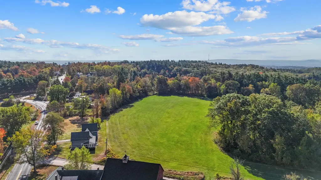 8 Francestown Turnpike Mont Vernon NH 03057