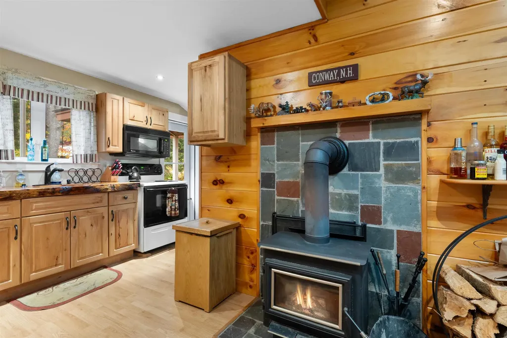 574 Old Mill Road Conway NH 03813