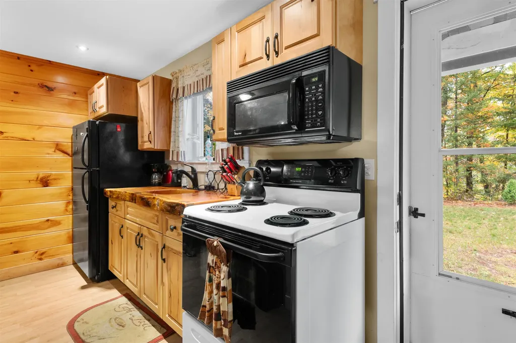 574 Old Mill Road Conway NH 03813