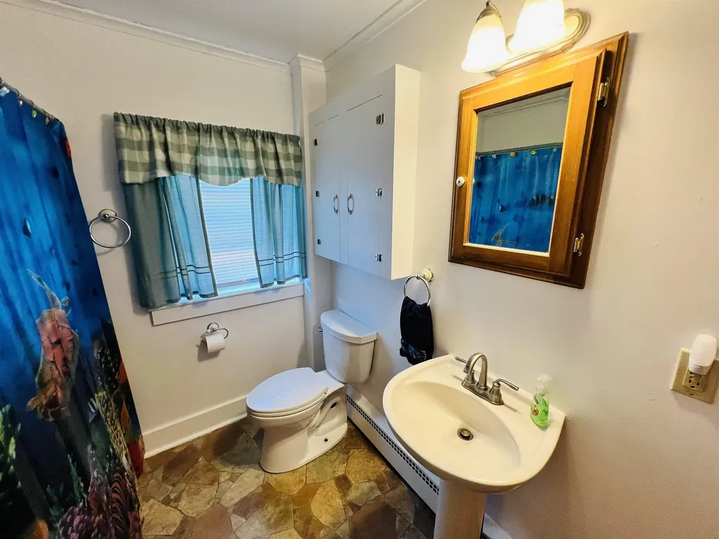 214 Main Street Alton NH 03809