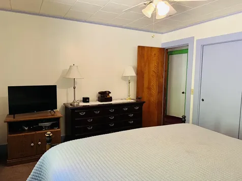 214 Main Street Alton NH 03809