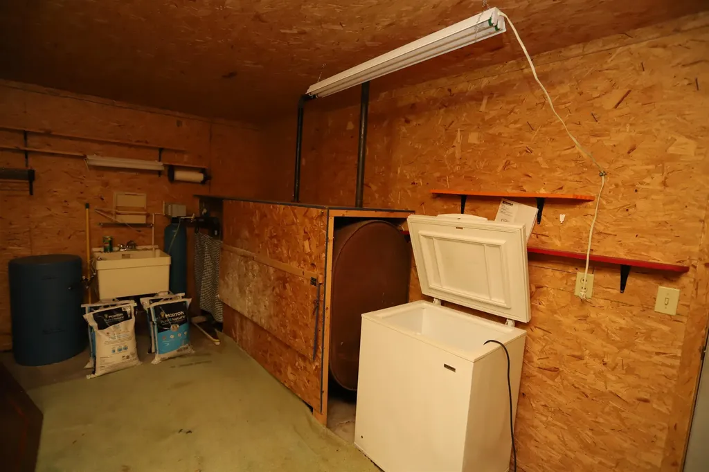 10690 Vt Route 111 Morgan VT 05853