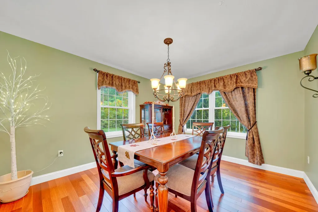 7 Coopers Grove Road Kingston NH 03848