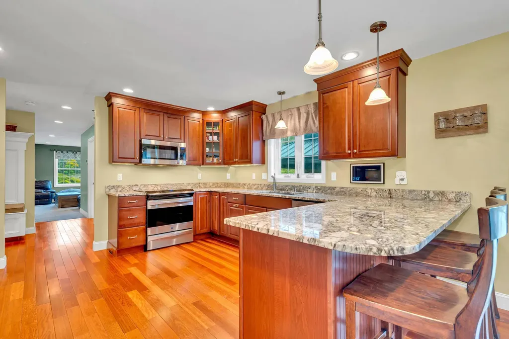 7 Coopers Grove Road Kingston NH 03848