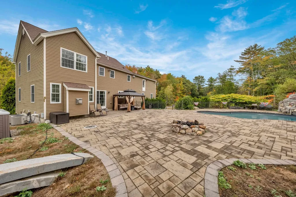 7 Coopers Grove Road Kingston NH 03848