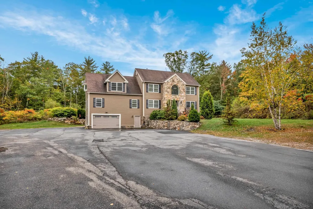 7 Coopers Grove Road Kingston NH 03848