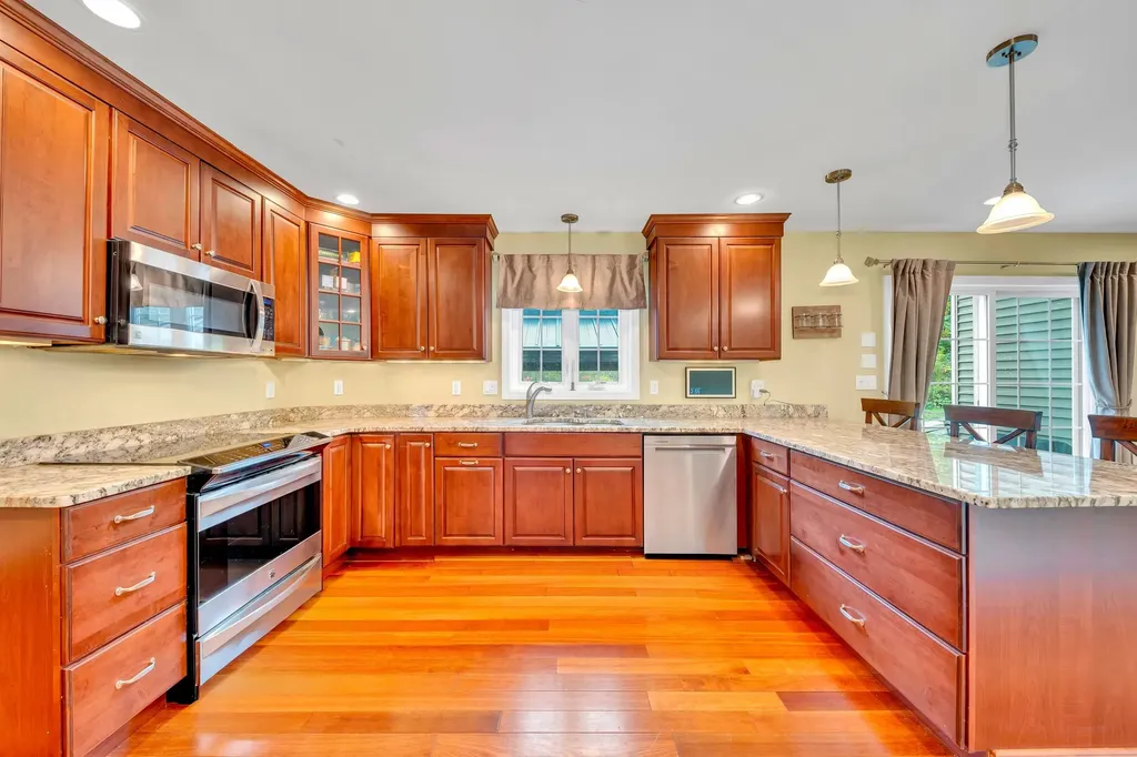 7 Coopers Grove Road Kingston NH 03848