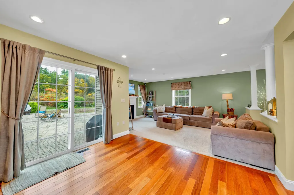 7 Coopers Grove Road Kingston NH 03848