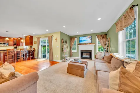 7 Coopers Grove Road Kingston NH 03848