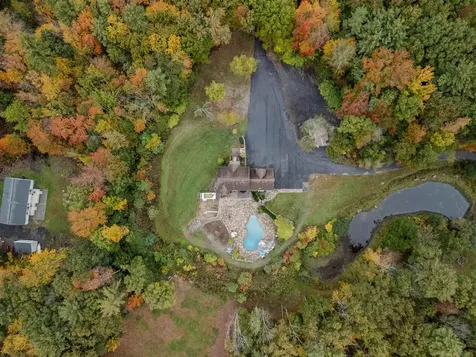 7 Coopers Grove Road Kingston NH 03848