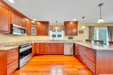 7 Coopers Grove Road Kingston NH 03848