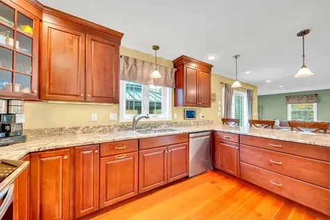 7 Coopers Grove Road Kingston NH 03848