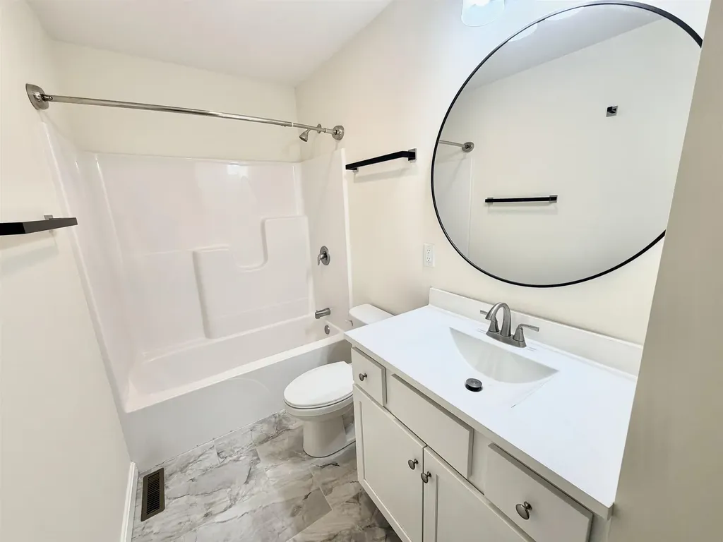 24 Sera Drive Nottingham NH 03290