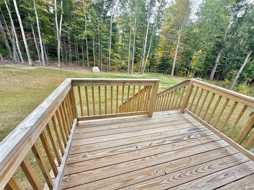 24 Sera Drive Nottingham NH 03290