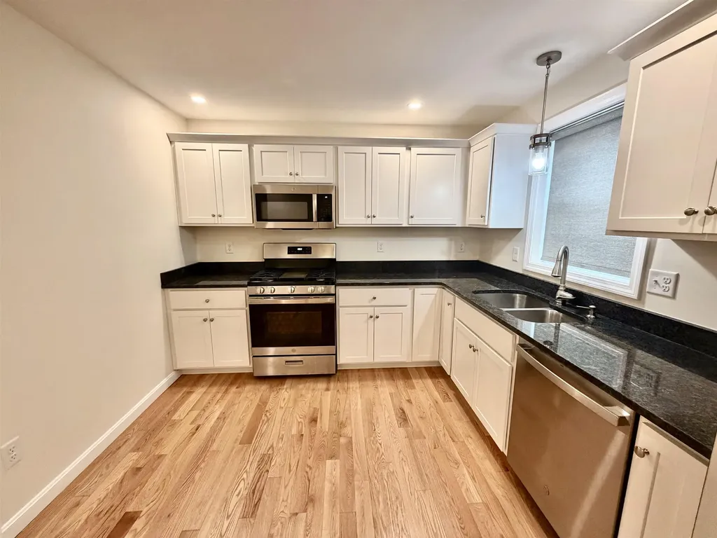 24 Sera Drive Nottingham NH 03290