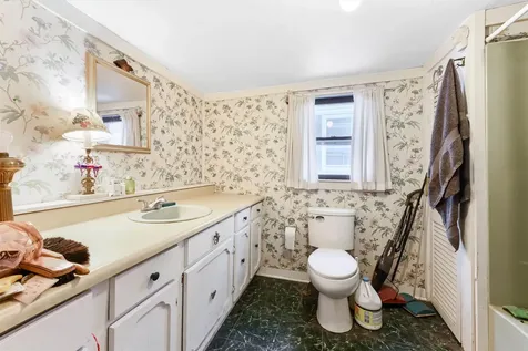 12 East Avenue Burlington VT 05401