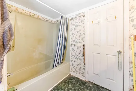 12 East Avenue Burlington VT 05401